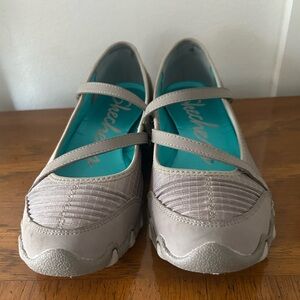 Skechers Comfortable Beige Women's Shoes